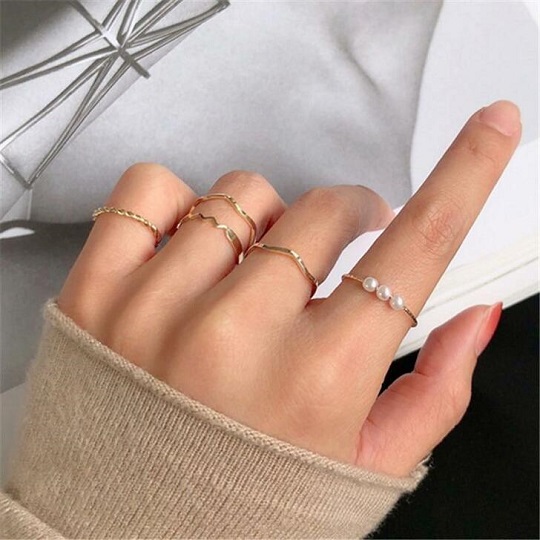 Soft girl aesthetic minimalist ring set