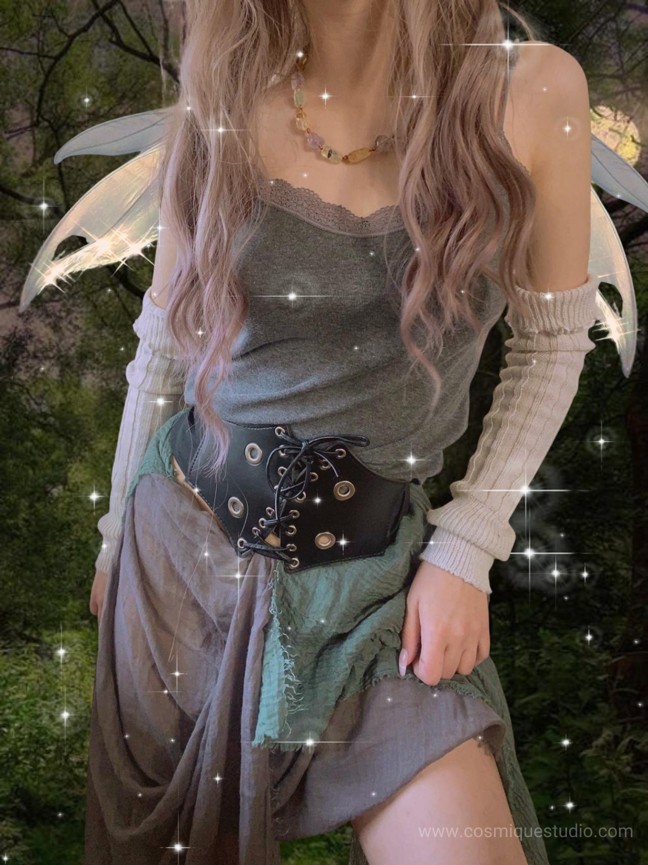 Fairy Grunge Aesthetic: Complete Guide + 5 Outfit Ideas - Cosmique Studio -  Aesthetic Clothing