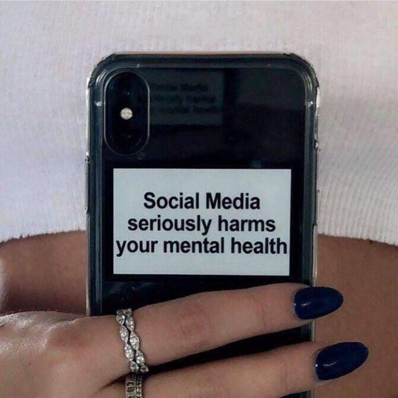 SOCIAL MEDIA SERIOUSLY HARMS YOUR MENTAL HEALTH PHONE CASE